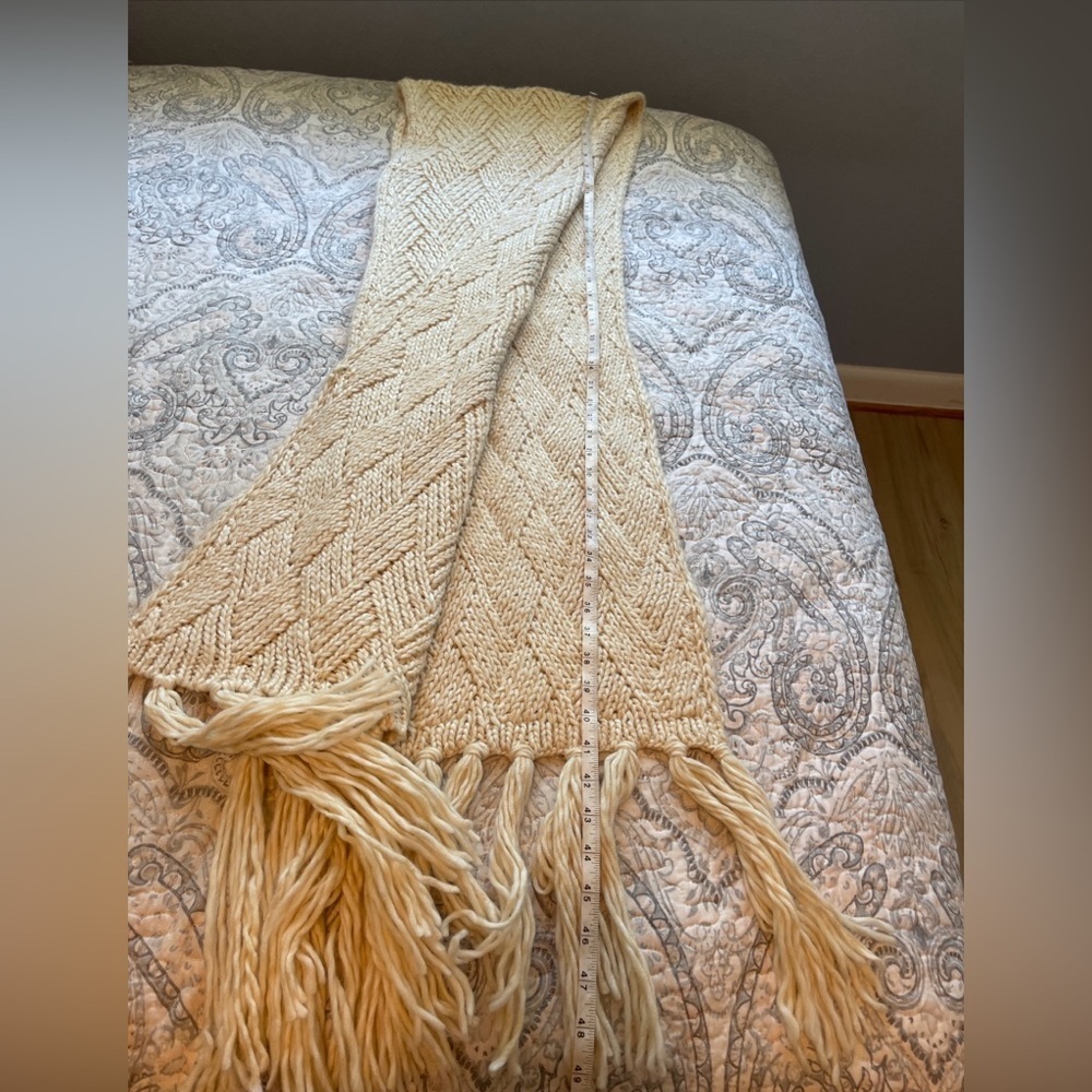 OATMEAL/CREAM BASKET WEAVE FRING SCRF - Picture 6 of 8